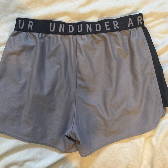 Under Armour Ladies Athletic shorts in grey/black - Picture 4 of 6